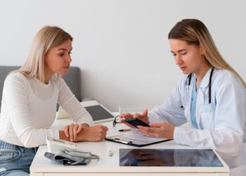 5 kasdieniai įpročiai tyliai kelia moterų cholesterolį: gydytojai perspėja dėl sąrašo viršuje