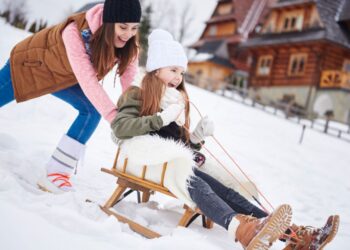 5 žiemos pramogos, kurių tėvai nelaiko pavojingomis, bet gydytojai jau kelia aliarmą