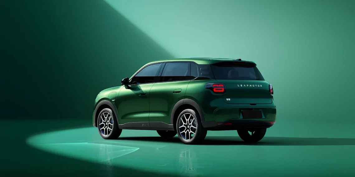 Kinų elektromobilis Leapmotor B03X šturmuoja Europą: ar tai bus „Tesla žudikas“ Briuselyje?