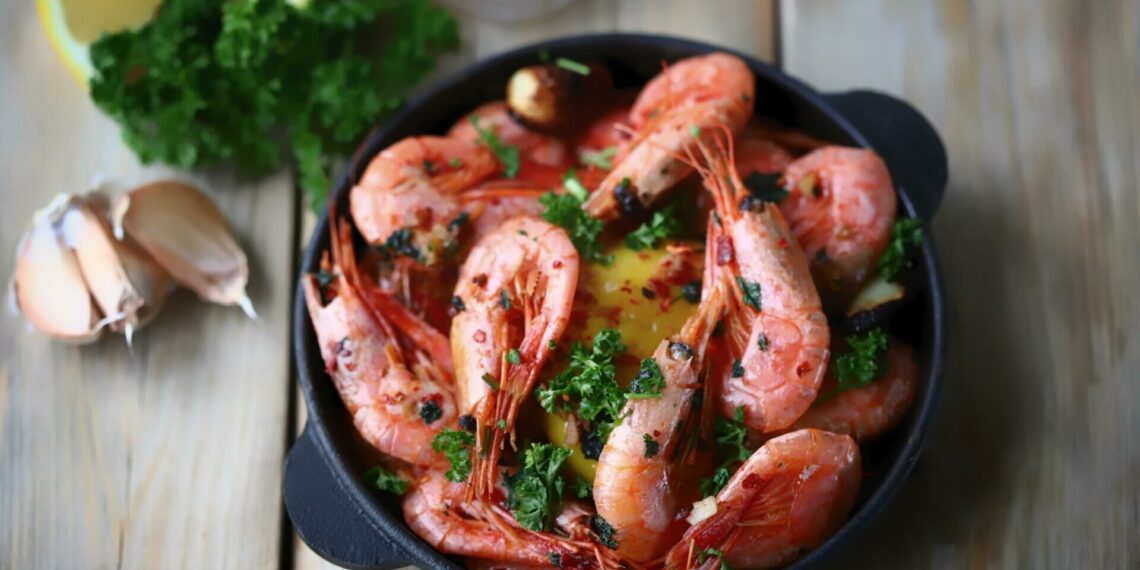 Astrologė perspėja: šitaip paruošęs Naujųjų vaišių stalą 2026 Ugninio Arklio metais pritrauksi turtus