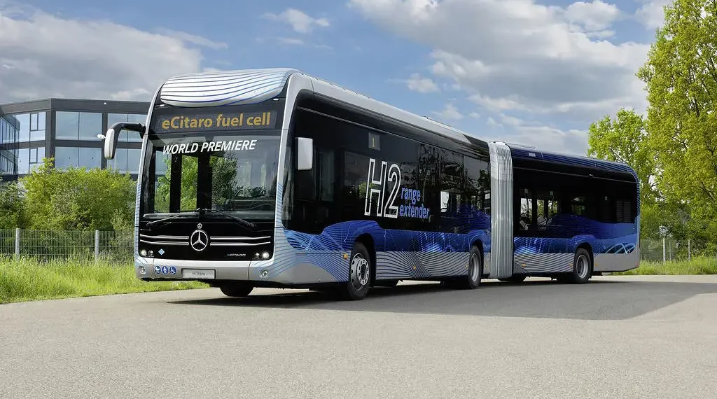 Šokas Belgijoje: „De Lijn“ meta dyzelį į šoną – iškart perka net 500 elektrinių „Daimler“ autobusų