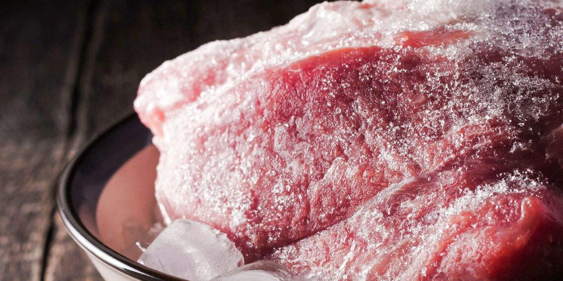 Genialus triukas akimirksniu atšildyti mėsą: virtuvės gudrybė, kurią slepia profesionalai