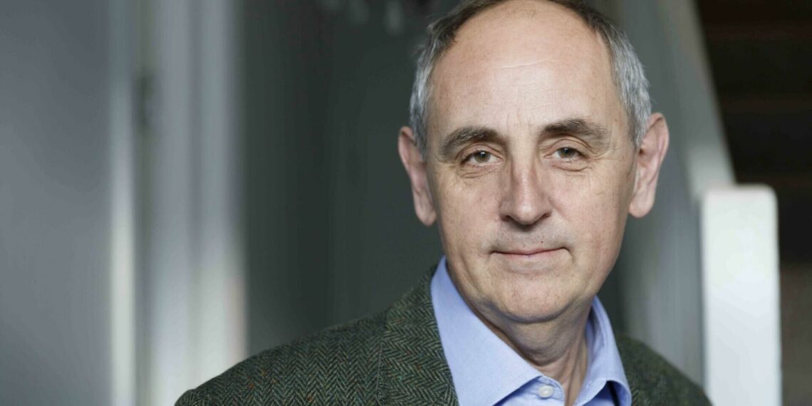 Į Vilnių atvykstantis E. Lucasas: tik šalys su gilia trauma išlieka atsparios naujoms grėsmėms