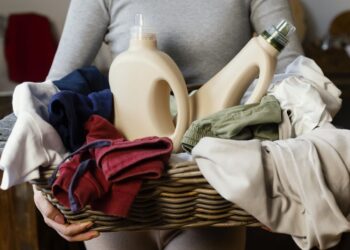 Kaip dažnai TIKRAI reikia skalbti liemenėlę? Dermatologai atskleidė skandalingą tiesą