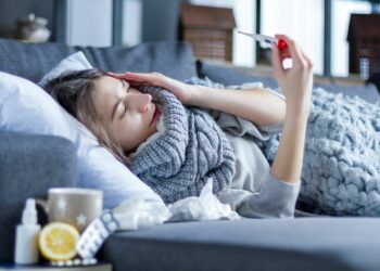 Karščiuojate ar vaikas dega lyg krosnis? Kada verkti greitąją, kokius vaistus gerti ir kada laukti?