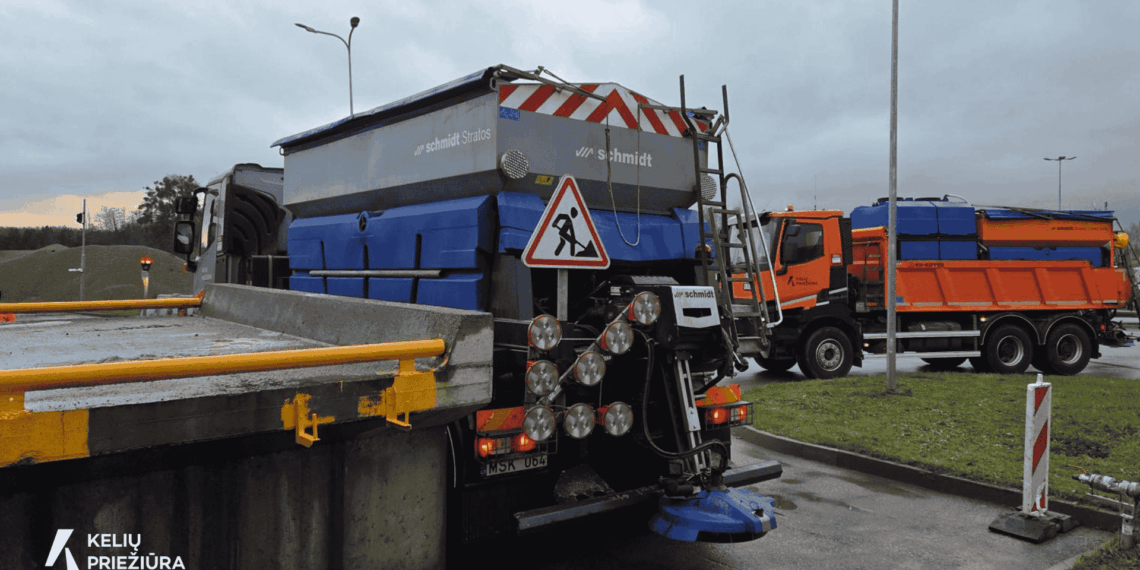 Kelininkai perspėja: artėja pavojingos žiemos spąstai keliuose – vairuotojų laukia chaosas
