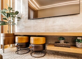 Modernus interjeras, kuris po 2 metų atrodo kaip iš senų katalogų: dizaineriai perspėja, ko vengti