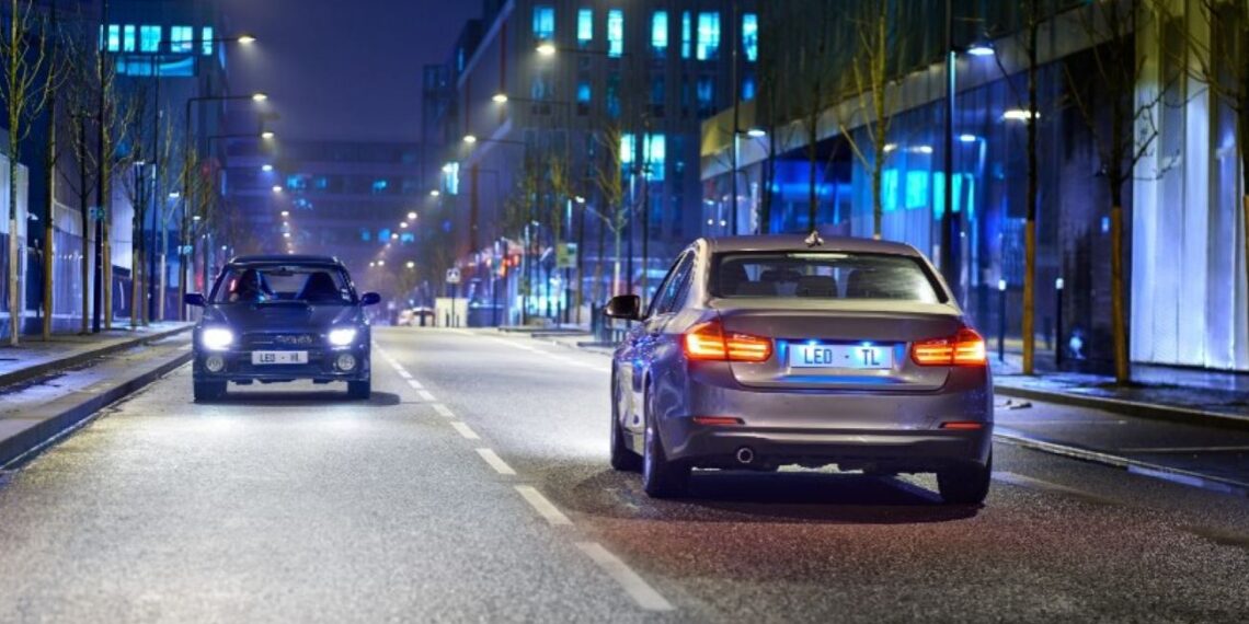 Neįtikėtina klaida, dėl kurios tavo automobilio žibintai šviečia 2 kartus silpniau – pasitikrink dabar!