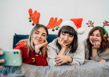 Psichologė atskleidė skaudžią tiesą: ką paaugliai išgyvena per šventes ir 7 klaidos, kurias daro tėvai