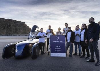 Renault Filante nuvažiavo virš 1000 km vienu įkrovimu: ar tai elektros revoliucijos pradžia?