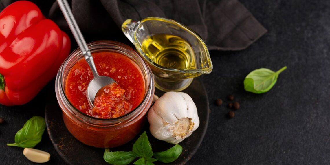 Sensacingas adžikos receptas žiemai: senovinis triukas, kurį močiutės saugojo dešimtmečius