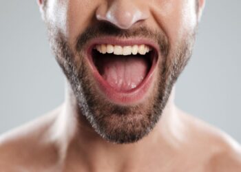 Ši dėmė ant liežuvio gali reikšti pavojingą organizmo išsausėjimą – patikrinkite tai nedelsdami