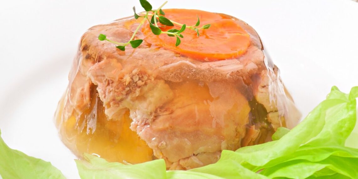 Skandalingas dietologės verdiktas: kodėl per Naujuosius šaltieną turėtum mesti iš šventinio stalo