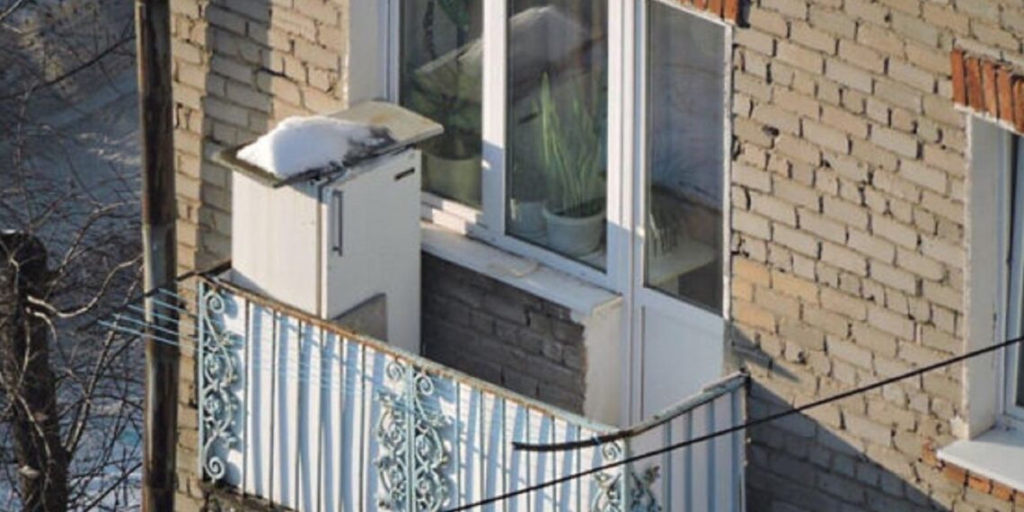 Šokiruojanti tiesa: kodėl maisto laikymas ant balkono žiemą gali virsti pavojinga klaida