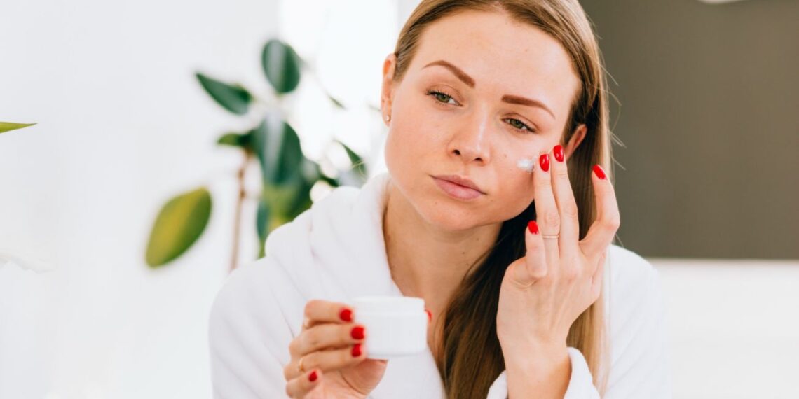 Šokiruojantis tyrimas: kolageno priemonės ant odos – stebuklas ar brangus placebas, kenkiantis piniginei?