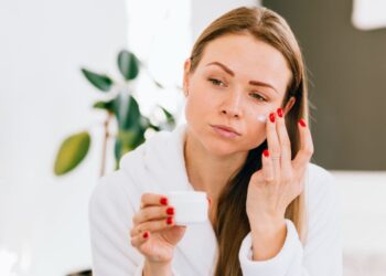 Šokiruojantis tyrimas: kolageno priemonės ant odos – stebuklas ar brangus placebas, kenkiantis piniginei?