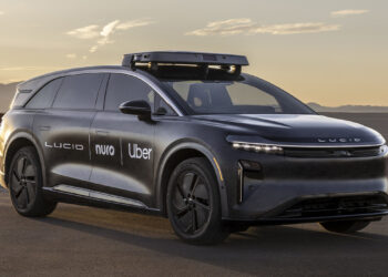 Dubajuje startuoja Uber ir WeRide robotaksi revoliucija: ar vairuotojams tai jau pabaigos pradžia?