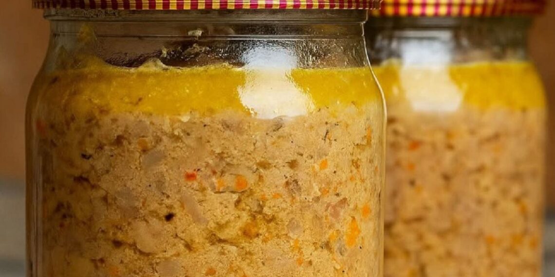 Ukrainietiškas skanumynas: močiutės vertas naminio pašteto receptas, išsilaikys visą žiemą