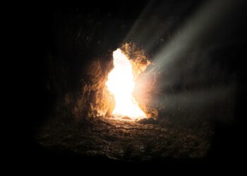 sun rays inside cave
