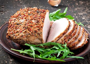 Šefas atskleidė paprastą triuką, kuris visada padeda iškepti sultingą mėsą