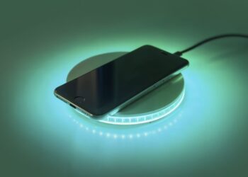 10 belaidžių telefonų įkroviklių, kuriuos dabar graibsto visi: sužinok, kurį rinktis tau