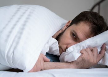 10 pavojaus signalų, kad stipriai neišsimiegate – šiuos požymius daugelis pavojingai ignoruoja