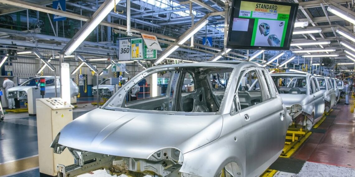 104 tūkst. europiečių išmesti į gatvę: automobilių pramonė griūva, ekspertai kalba apie dugną