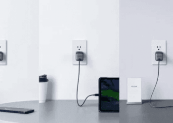 3 lemtingos USB‑C klaidos, dėl kurių telefonas kraunasi kelis kartus lėčiau, nei galėtų