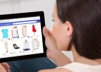 4 šokiruojantys mitai apie apsipirkimą internetu, kuriais lenkai vis dar tiki. Sužinokite, ar buvote apgauti