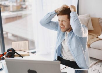 5 mažai žinomų streso požymių, kuriuos visi ignoruoja – perskaityk, kol dar ne vėlu