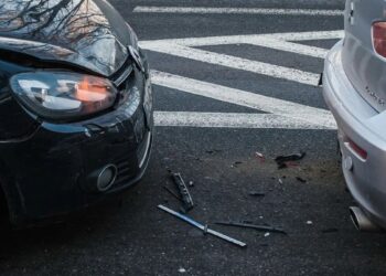 5 sukčiai su „stučkės“ schema išviliojo 1,2 mln zlotų: tarp jų – buvęs draudimo ekspertas