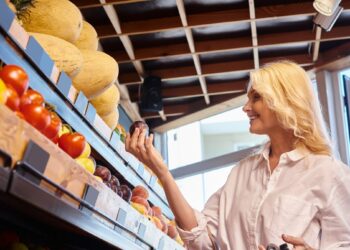 5 triukai, kaip staiga nustoti švaistyti pinigus maistui ir vis tiek valgyti gerokai geriau