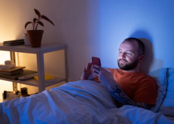 7 paprasti vakaro triukai: gydytojai perspėja – darykite tai prieš miegą ir ryte iš jūsų veršis energija!