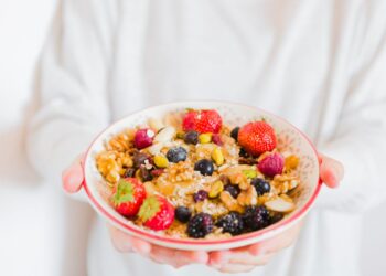 7 produktai, kurie pavers jūsų avižinę tikra baltymų bomba: dietologai ragina išbandyti