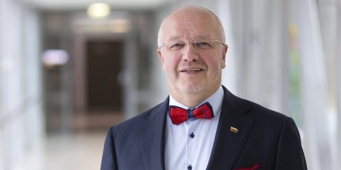 Skambus Olekas trenkė per stalą: laisvė nebus pigi – reikalauja vienybės ir atsakomybės