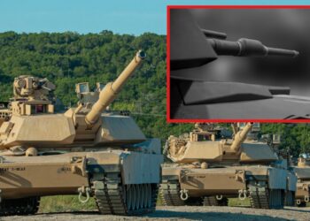 Amerikiečiai rengia šarvuočių revoliuciją: pirmosios paslaptingojo „Abrams M1A3“ supertanko nuotraukos