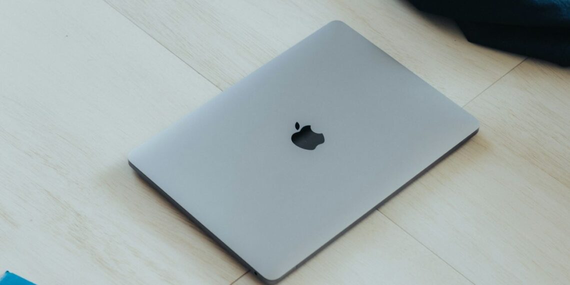 Apple ruošia pigų MacBook su iPhone lustu: ar tai bus didžiausias smūgis „Windows“ rinkai?