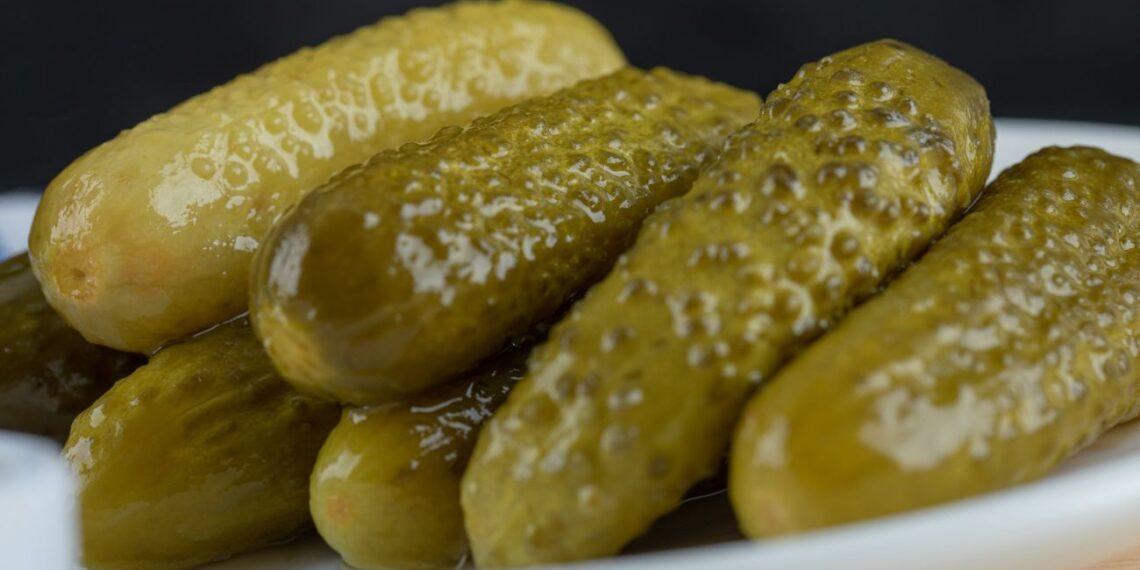 Ar dietologai šokiruoti be reikalo: ar sūrūs agurkai iš tiesų padeda mesti svorį?