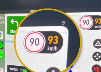 Ar galima trumpam viršyti greitį lenkiant? Pavojingas mitas, kuriuo tiki daugelis vairuotojų