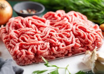 Ar reikia plauti faršą prieš kepant? Specialistų atsakymas šokiruos net virtuvės žinovus