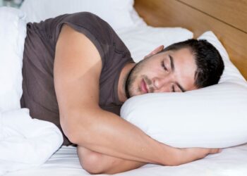 Ar saugu miegoti su įjungtu šildančiu čiužinio užtiesalu? Gydytojų atsakymas nustebins