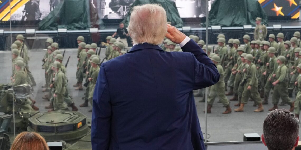 Trumpo armija jau žygiuoja: atskleista, kaip po metų pasikeitė JAV kariuomenė ir jos galia