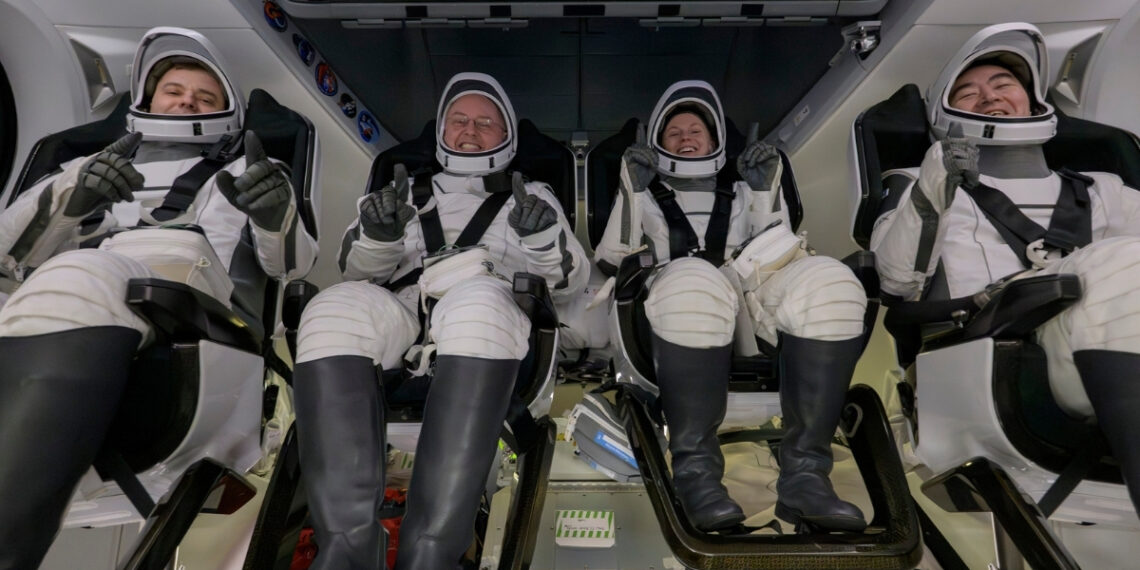 Astronautai atskleidė lemtingą medicinos įrankį, išgelbėjusį gyvybę slaptos ISS krizės metu