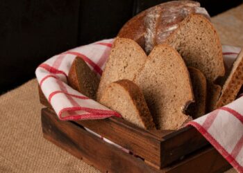 Atrastas netikėtas būdas laikyti duoną: taip ji tampa tikra žarnyno sveikatos bomba