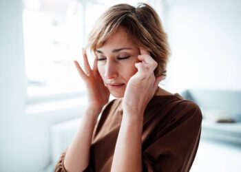 Atslenka neramios dienos: kam artėjančios magnetinės audros smogs galvos skausmu ir jėgų stygiumi