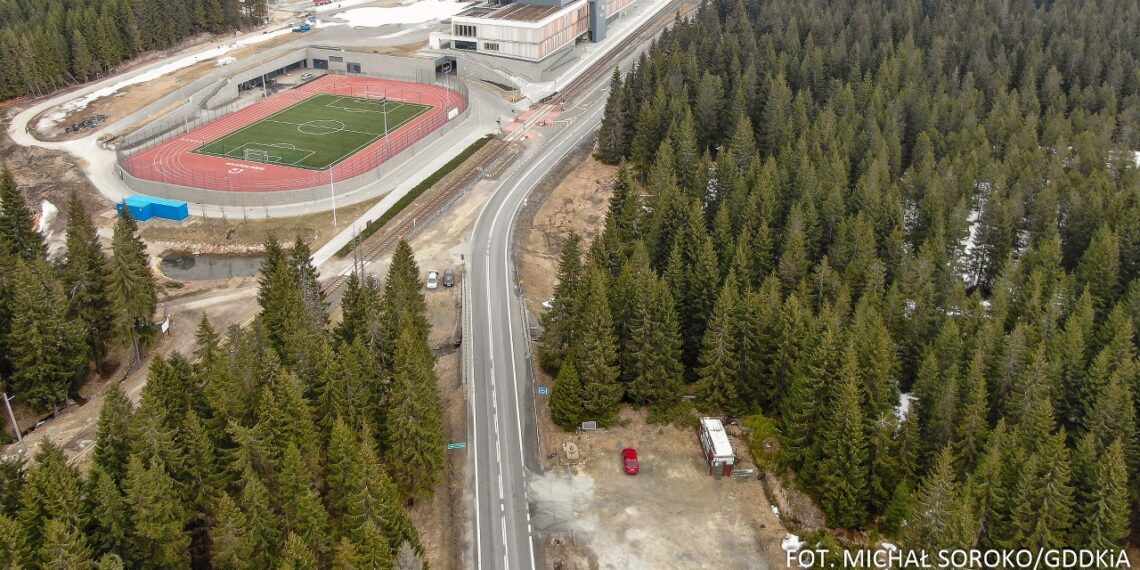 Aukščiausia kelio atkarpa Lenkijoje slepia netikėtumą: turistai vis dar plūsta kitur