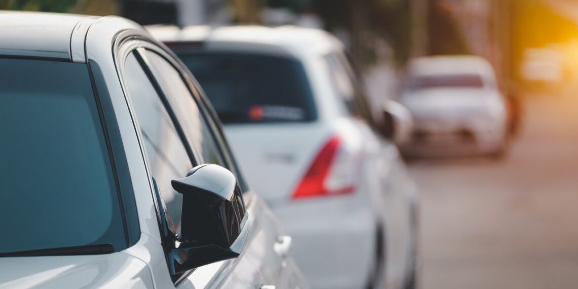 Austrija užkirto kelią šokiruojančioms 800 eurų baudos už minutės sustojimą privačiame kieme