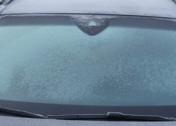 Automobilio langai apledėja iš vidaus: vairuotojai prisiekia šiuo paprastu namų triuku