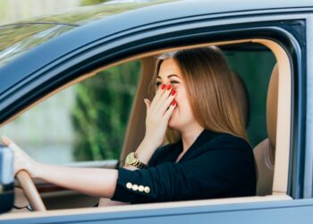 Automobilyje atsirado svilėsių kvapas? 5 pavojingos priežastys, kurias ignoruoti gali būti lemtinga