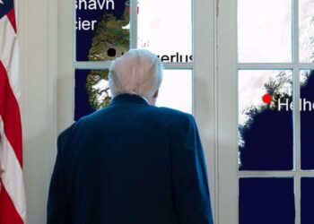 Baltieji rūmai parodė Trumpo žemėlapį su Grenlandija – perspėja: stebėkite situaciją dabar